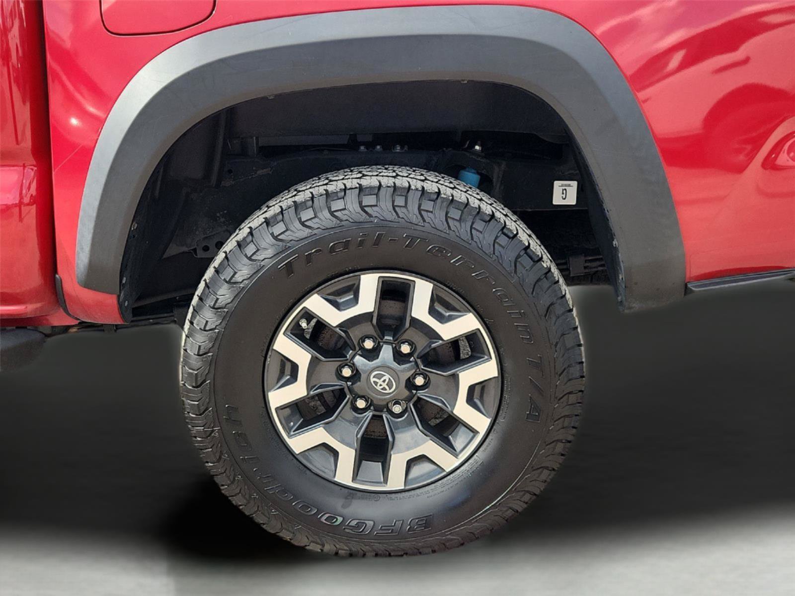 Used 2021 Toyota Tacoma TRD Off-Road w/ Technology Package AWD/4WD image 30