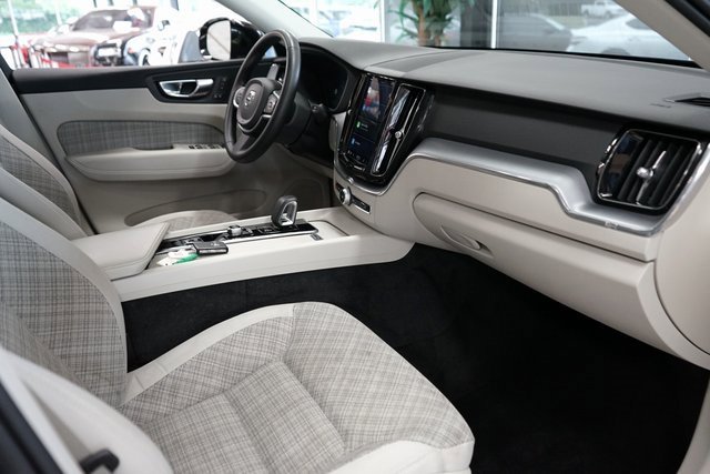 Used 2022 Volvo XC60 T8 Inscription Expression image 47