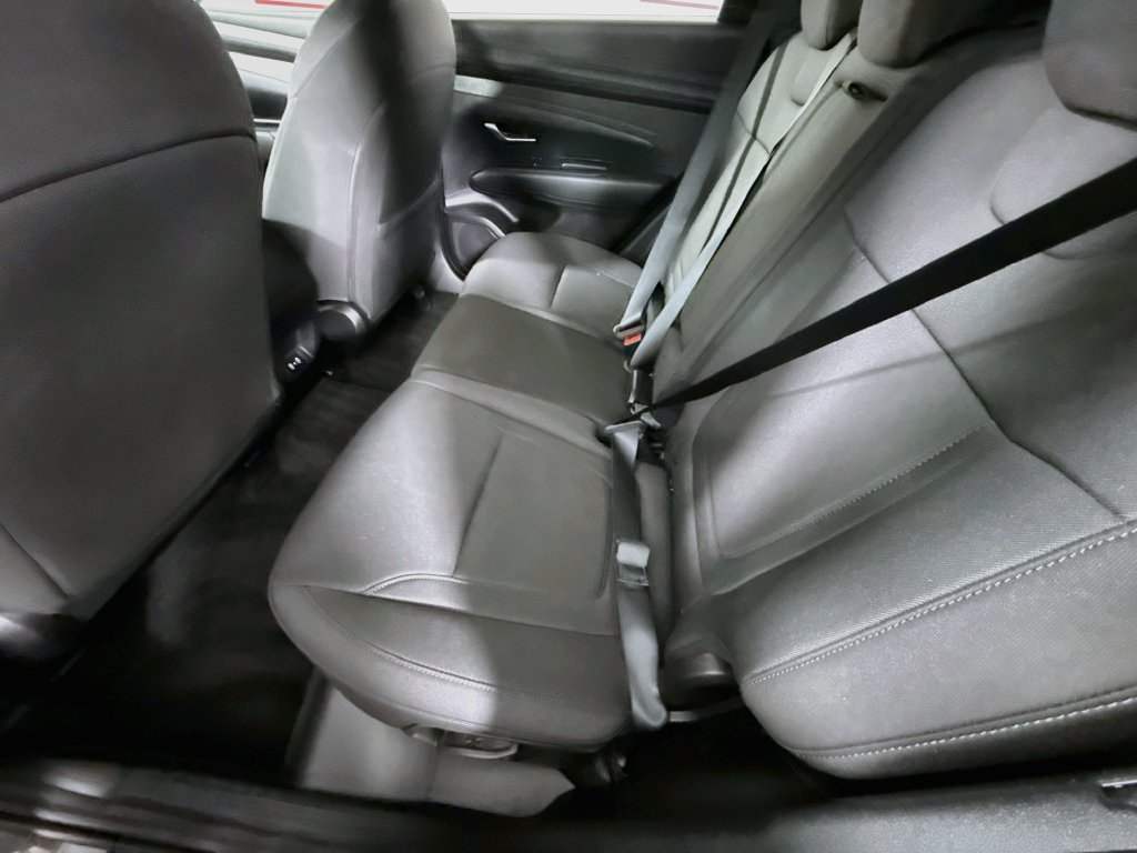 Certified 2025 Hyundai Tucson SE FWD image 28