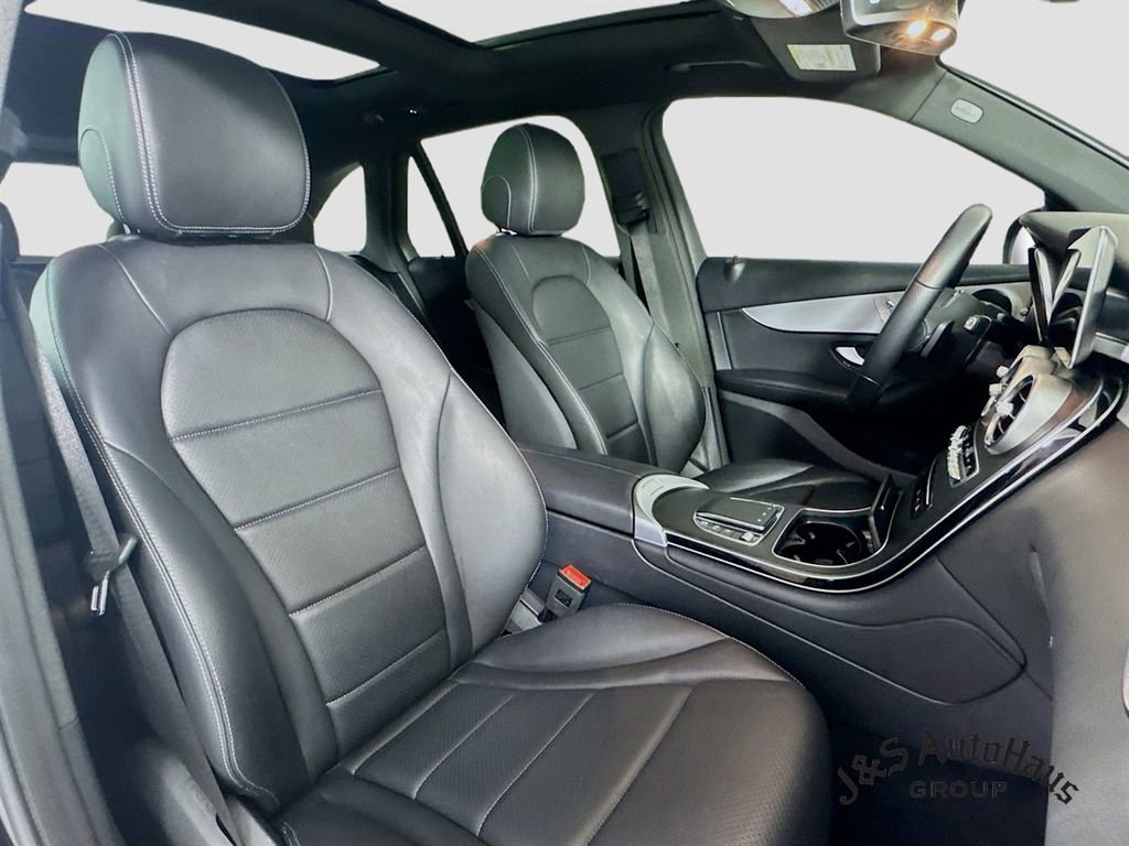 Used 2022 Mercedes-Benz GLC 300 GLC 300 image 34