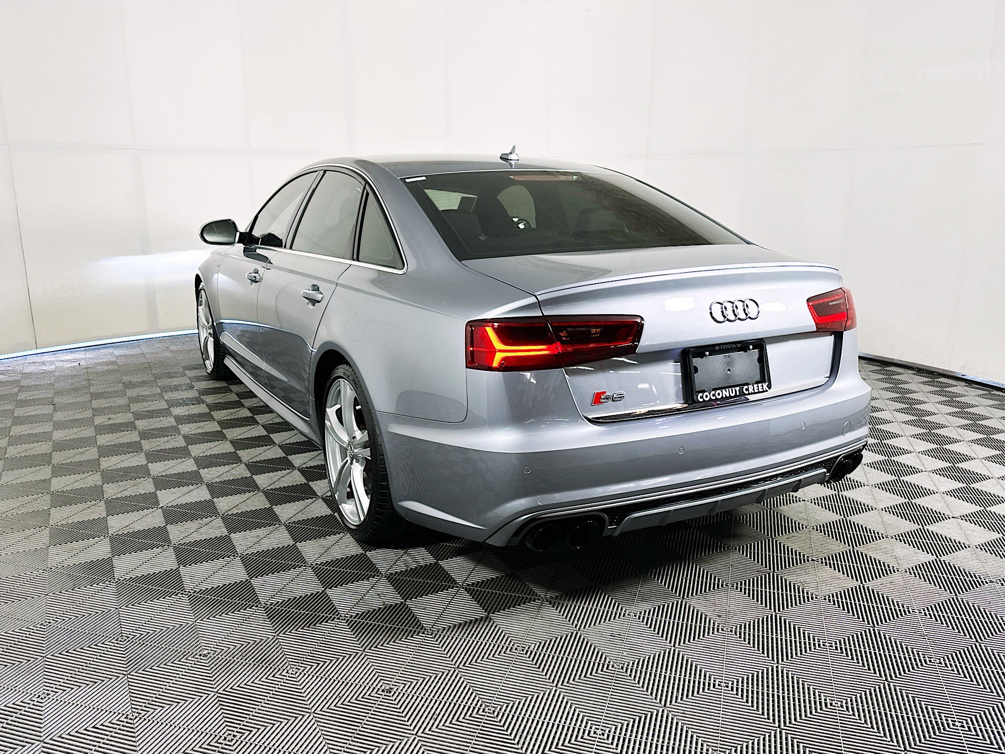 Used 2016 Audi S6 Prestige w/ Prestige Package AWD/4WD image 5