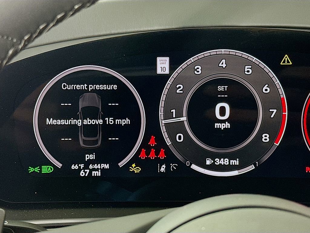 Used 2026 Porsche Cayenne Coupe image 13