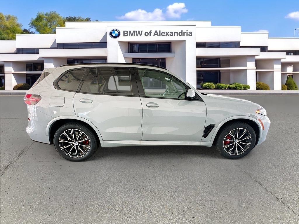 Used 2026 BMW X5 xDrive40i w/ M Sport Package AWD/4WD image 8