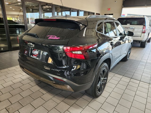Used 2025 Chevrolet Trax ACTIV w/ Sunroof Package FWD image 6