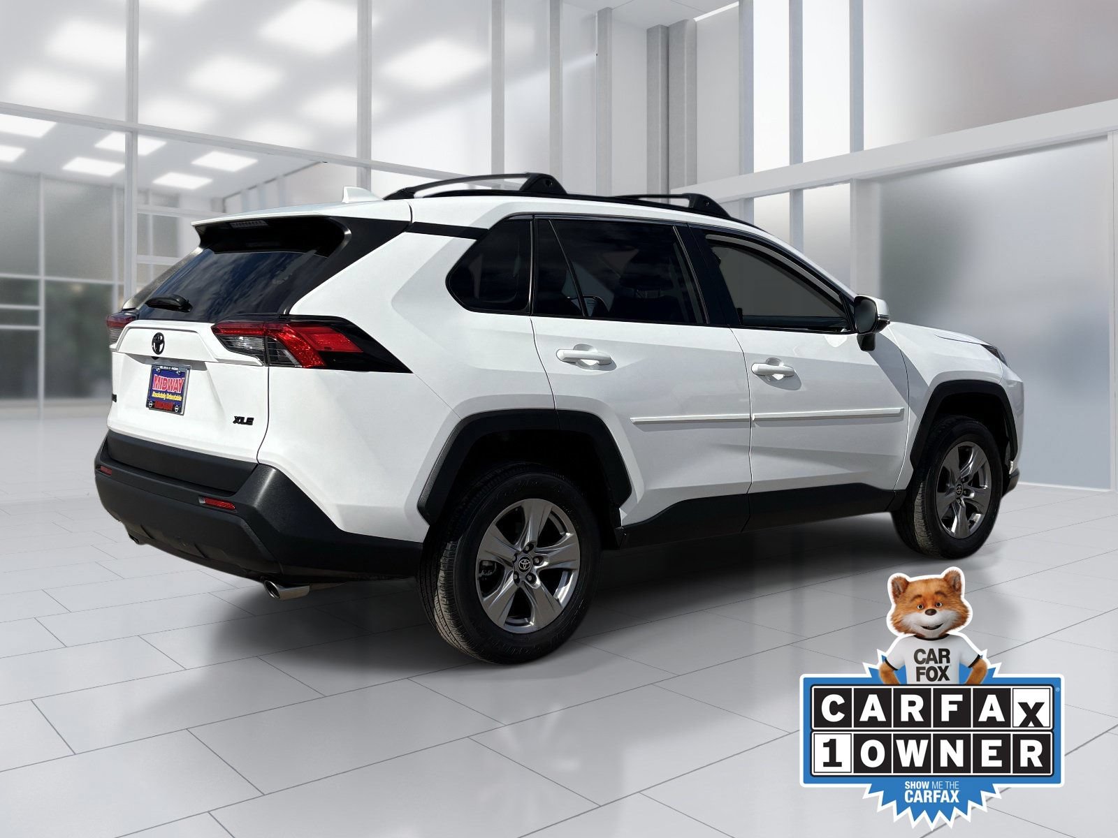 Used 2022 Toyota RAV4 XLE w/ Convenience Package FWD image 6