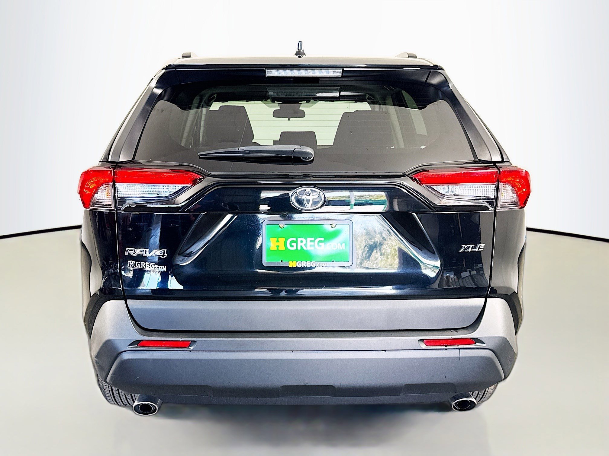 Used 2022 Toyota RAV4 XLE image 8