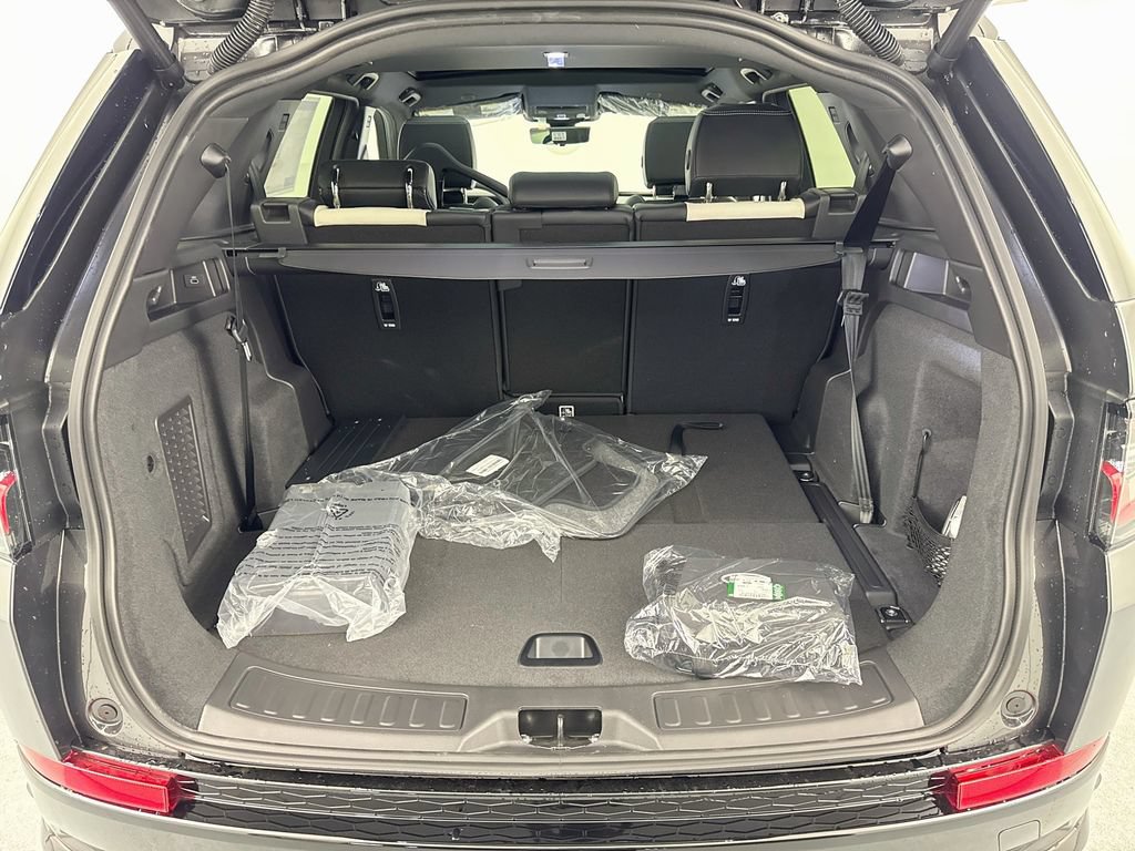 New 2026 Land Rover Discovery Sport Landmark AWD/4WD image 28