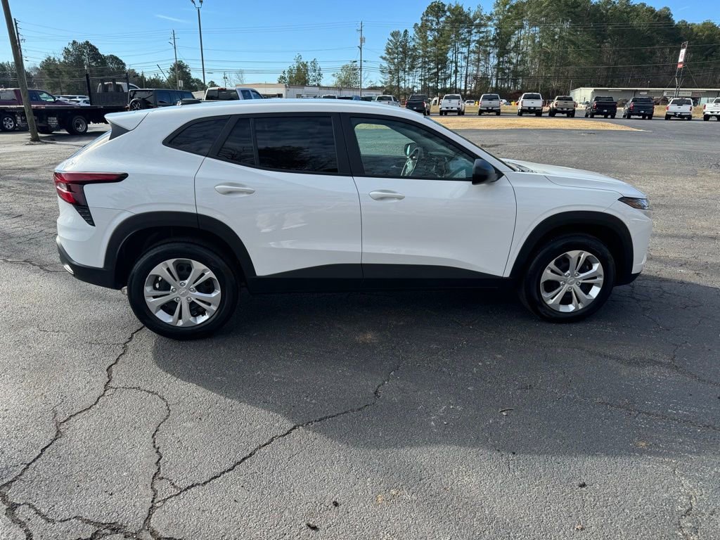 Certified 2025 Chevrolet Trax LS image 10