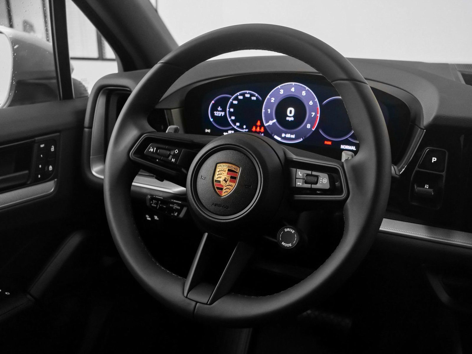 Certified 2025 Porsche Cayenne image 26