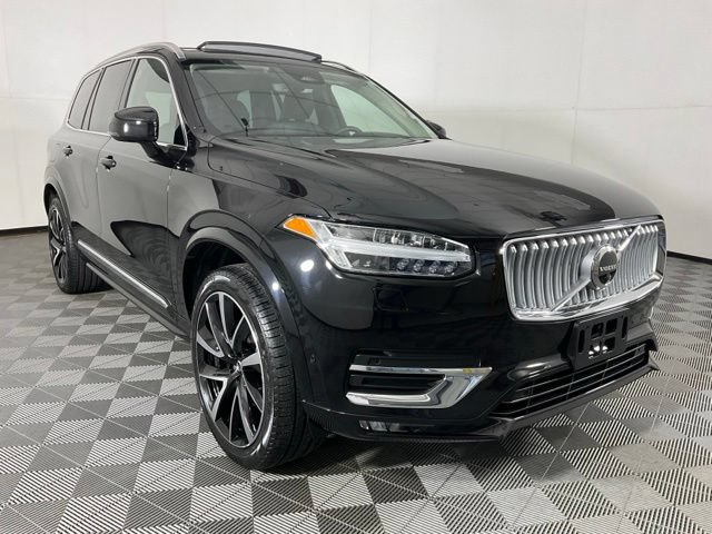 Certified 2025 Volvo XC90 B5 Plus w/ Protection Package AWD/4WD image 3