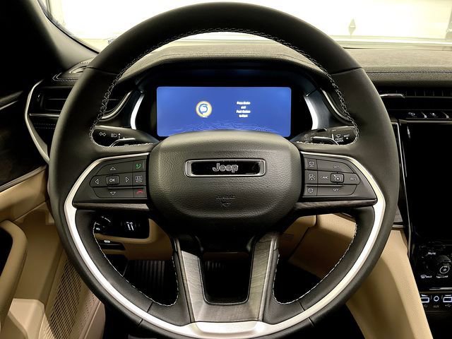 New 2025 Jeep Grand Cherokee Limited image 16