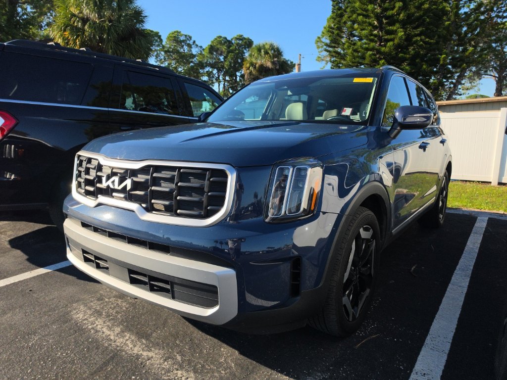 Certified 2024 Kia Telluride S FWD image 7