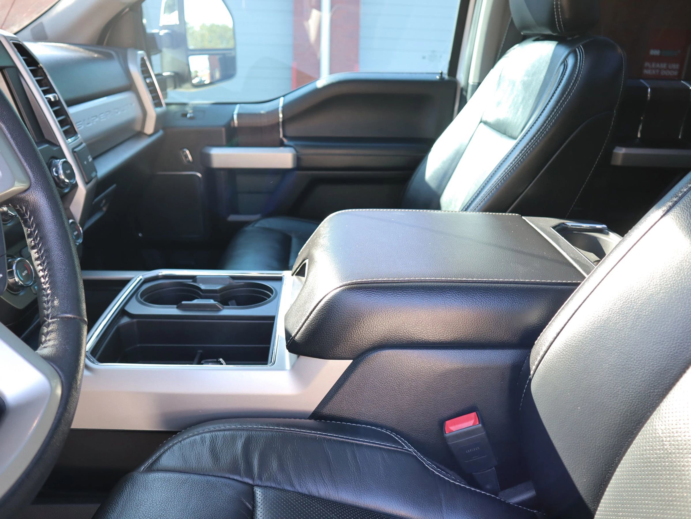 Used 2020 Ford F350 Lariat w/ Lariat Ultimate Package image 25