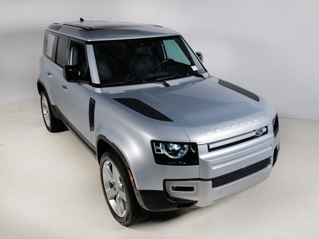 Used 2024 Land Rover Defender 110 SE AWD/4WD image 32