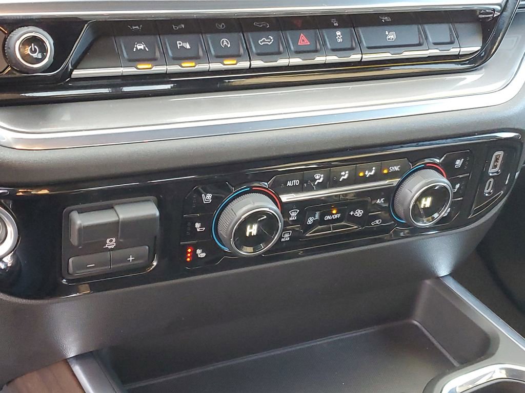 Used 2024 Chevrolet Silverado 1500 High Country image 18