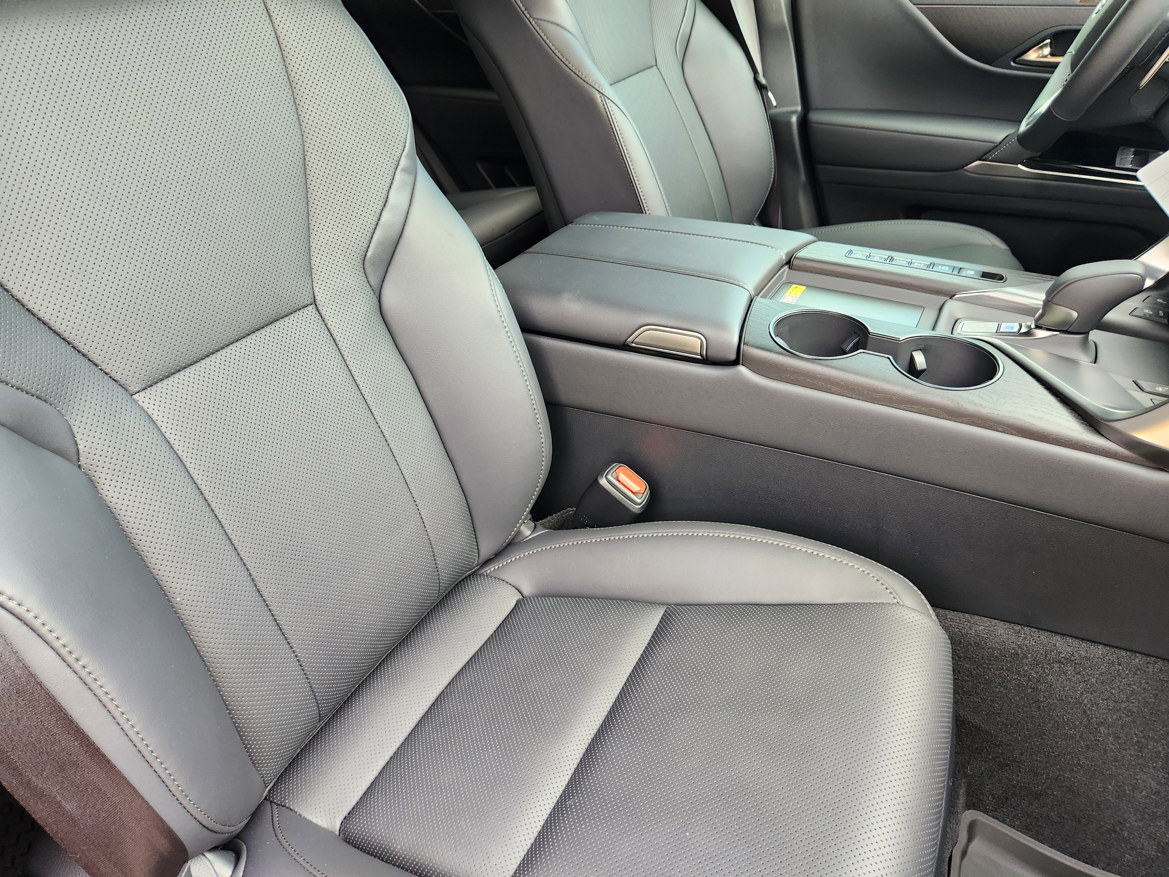 New 2025 Lexus LX 700h Overtrail image 9