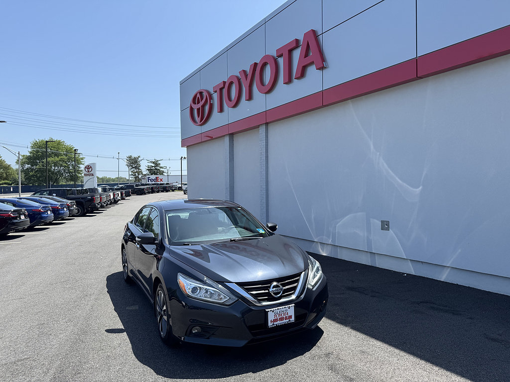 Used 2016 Nissan Altima 2.5 SV w/ Convenience Package