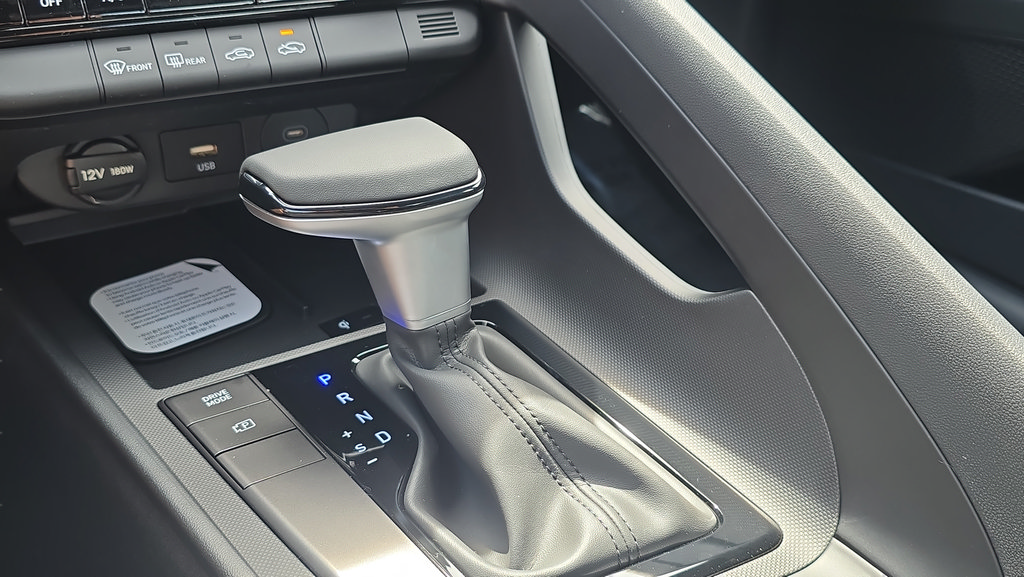 New 2026 Hyundai Elantra Sport FWD image 22