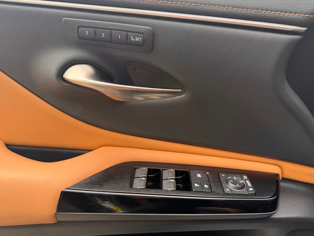 Certified 2024 Lexus ES 300h w/ Premium Package FWD image 18