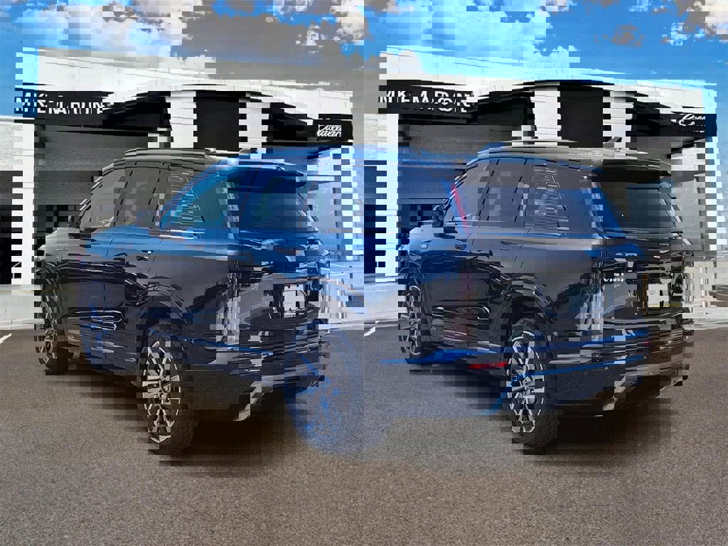 New 2026 Cadillac Vistiq Sport image 6