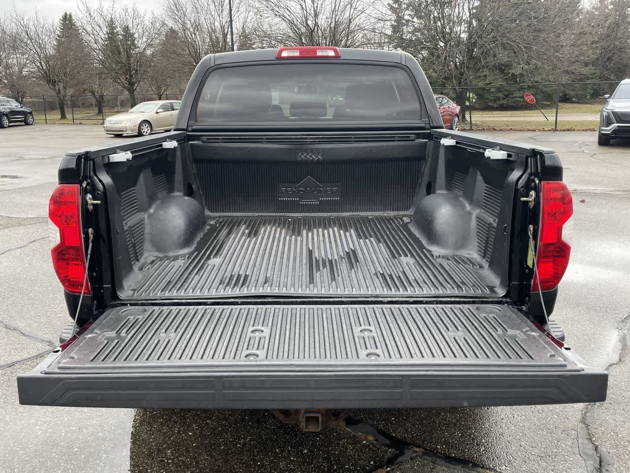 Used 2015 Toyota Tundra SR5 w/ SR5 Upgrade Package image 17