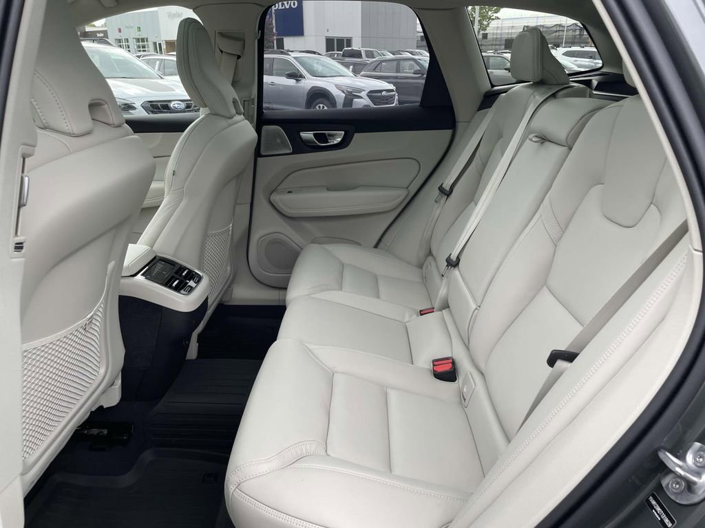 New 2026 Volvo XC60 B5 Ultra w/ Protection Package Premier image 3