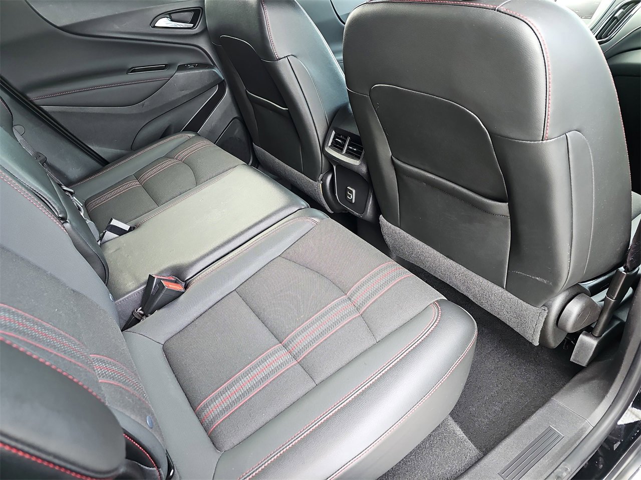 Used 2023 Chevrolet Equinox RS w/ LPO, Floor Liner Package image 11