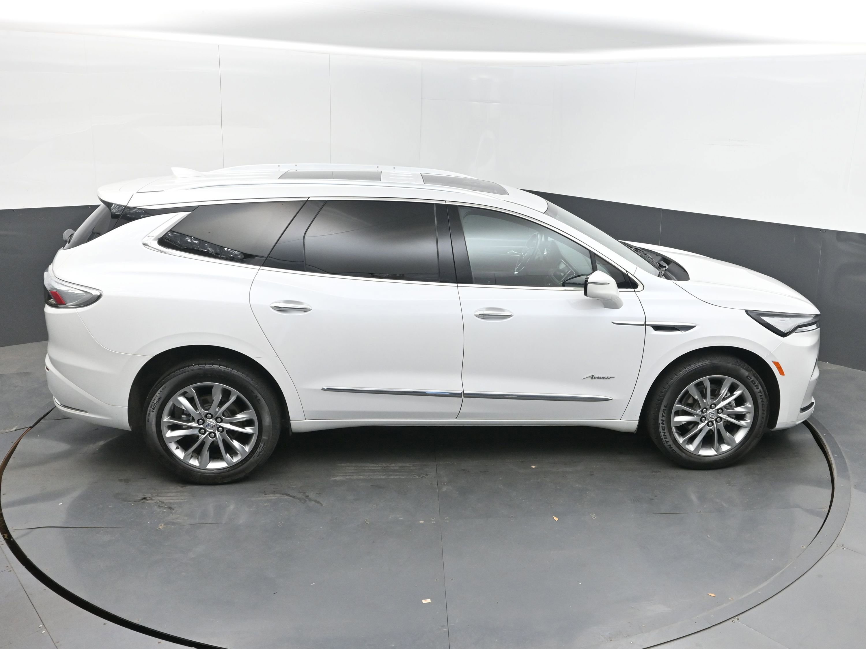 Used 2024 Buick Enclave Avenir FWD image 26