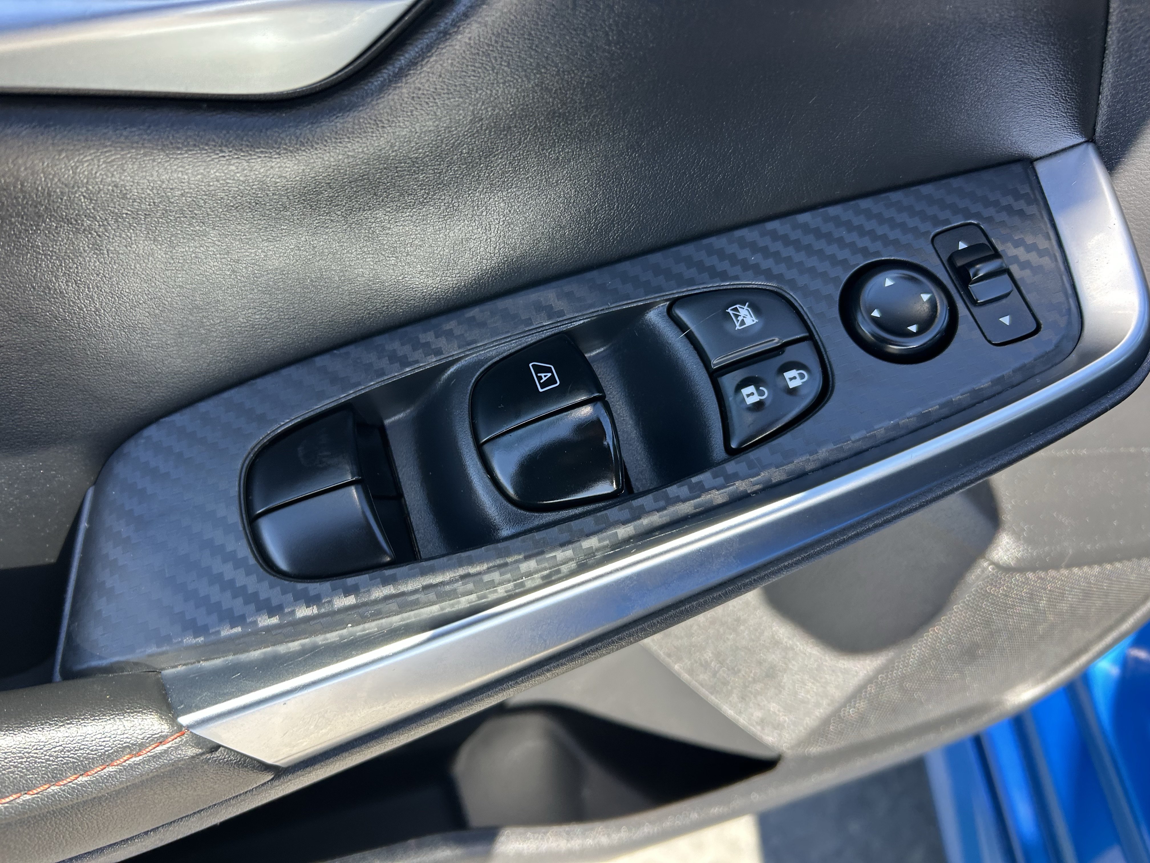 Used 2025 Nissan Sentra SR FWD image 17