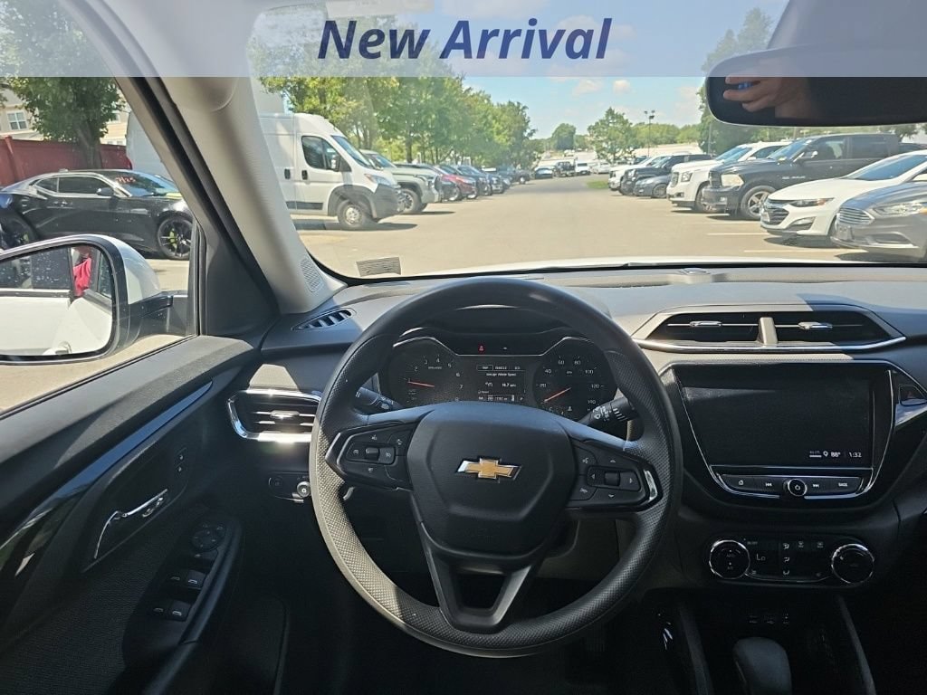 Used 2023 Chevrolet TrailBlazer LT w/ Convenience Package AWD/4WD image 6
