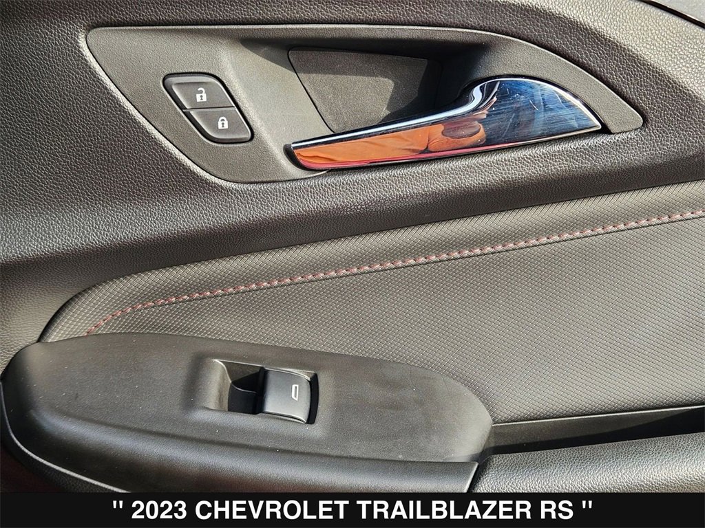 Used 2023 Chevrolet TrailBlazer RS image 32