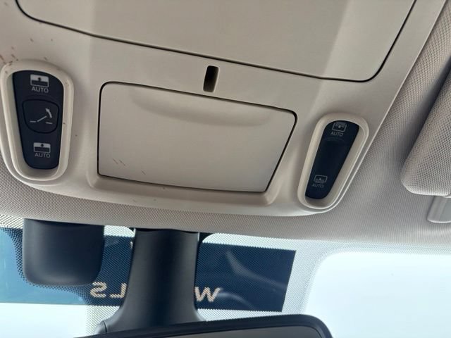 Used 2022 Chrysler Pacifica Limited FWD image 14