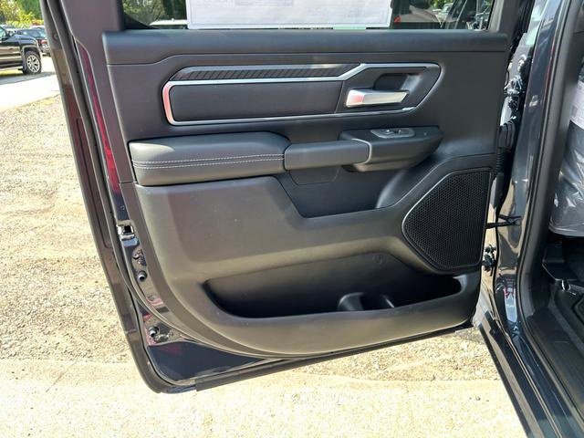 New 2025 RAM 1500 4x4 Crew Cab image 13