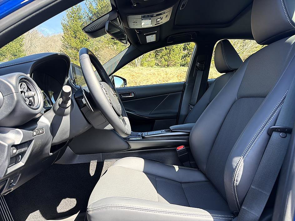 Used 2025 Lexus IS 350 F Sport image 11