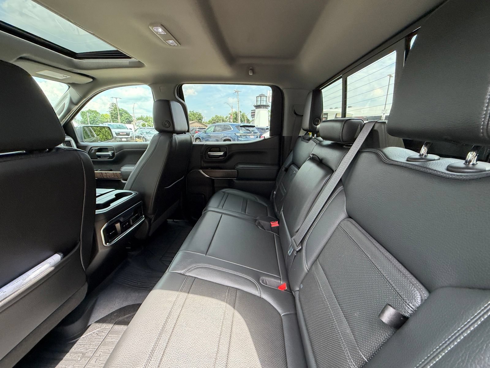Used 2022 GMC Sierra 1500 Denali w/ Denali Premium Package AWD/4WD image 5