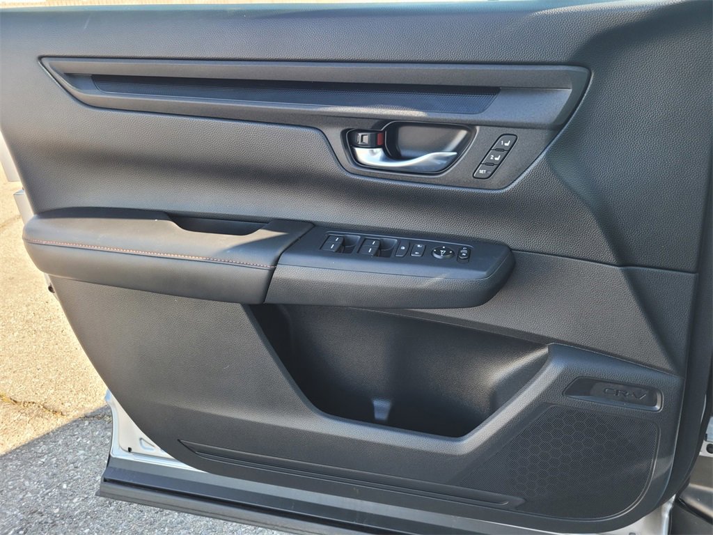 Used 2025 Honda CR-V Sport-L image 40