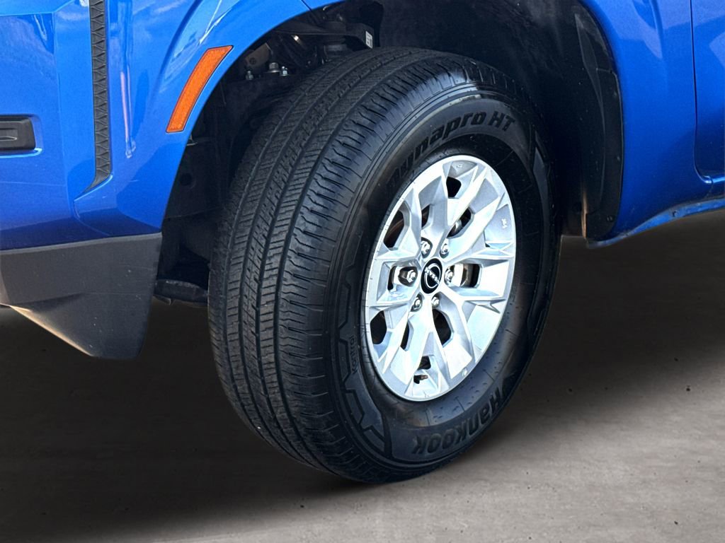 Used 2024 Nissan Frontier SV image 24