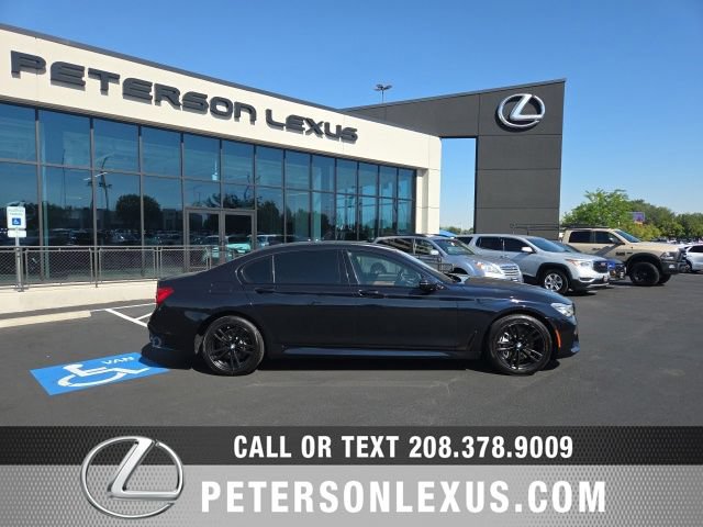 Used 2018 BMW 750i RWD image 1