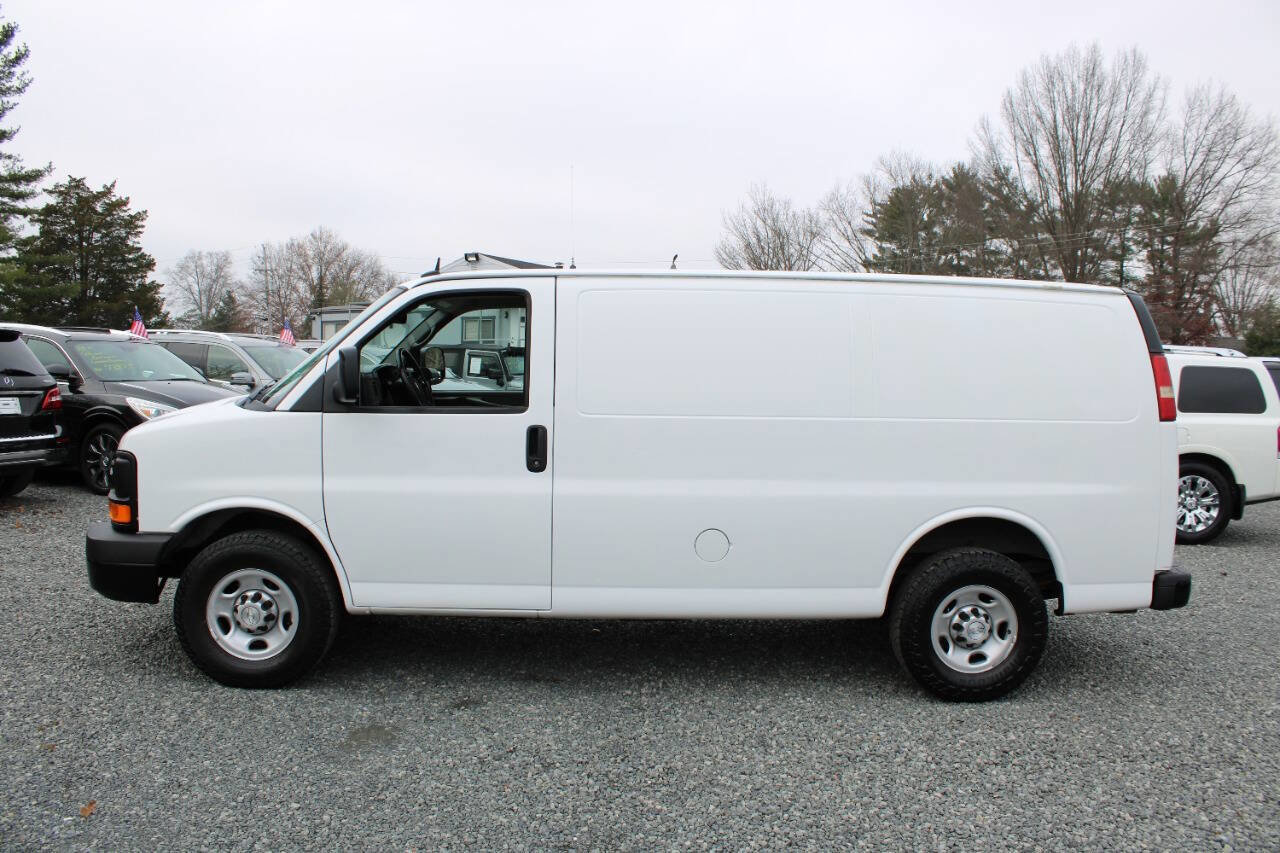 Used 2015 Chevrolet Express 2500 image 10