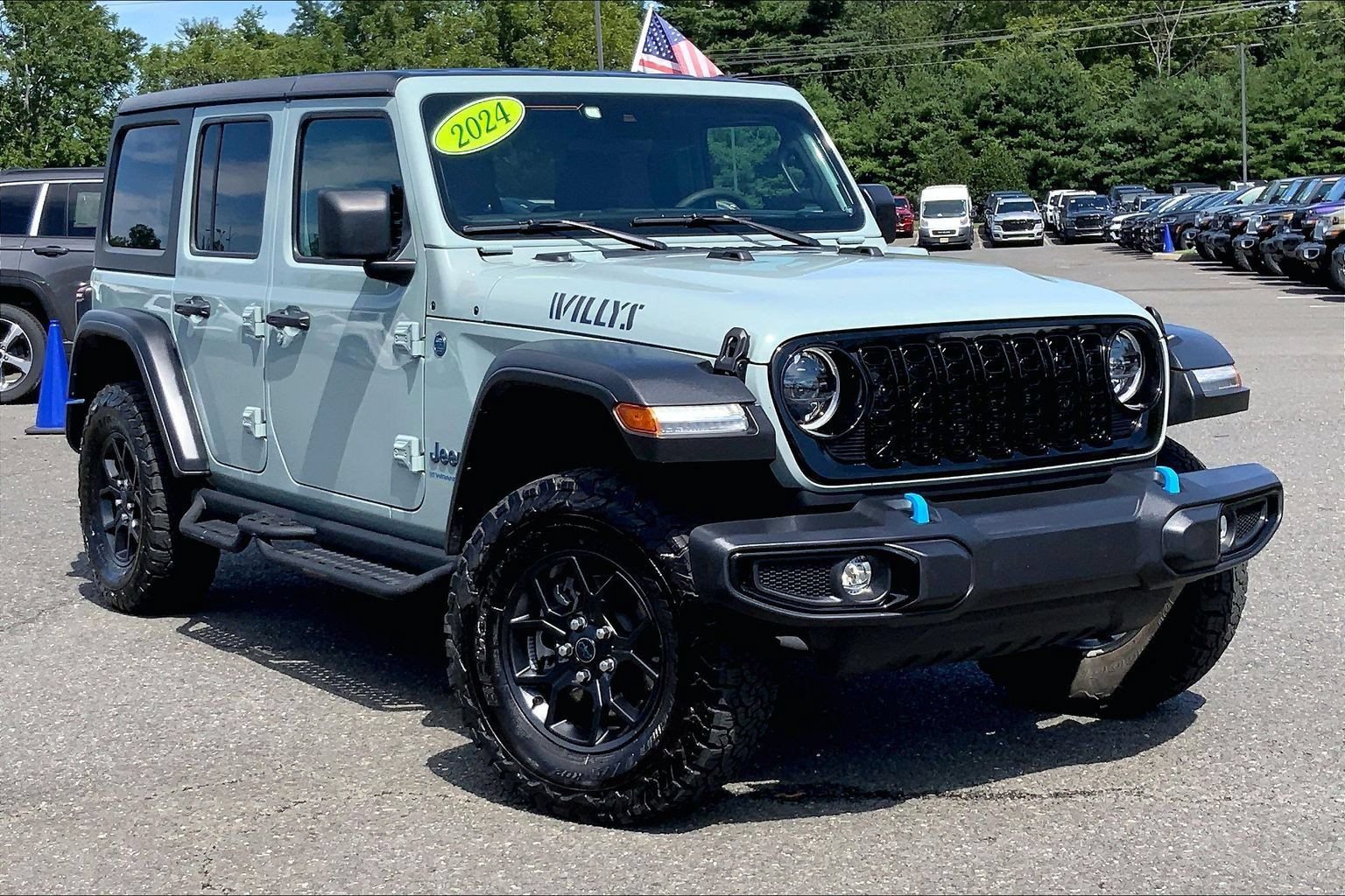 Used 2024 Jeep Wrangler Unlimited AWD/4WD image 2