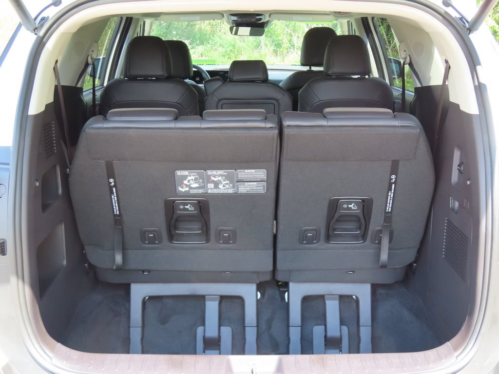 Certified 2026 Kia Carnival EX FWD image 21