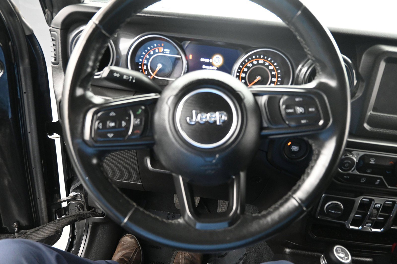 Used 2022 Jeep Wrangler Unlimited Sport AWD/4WD image 11