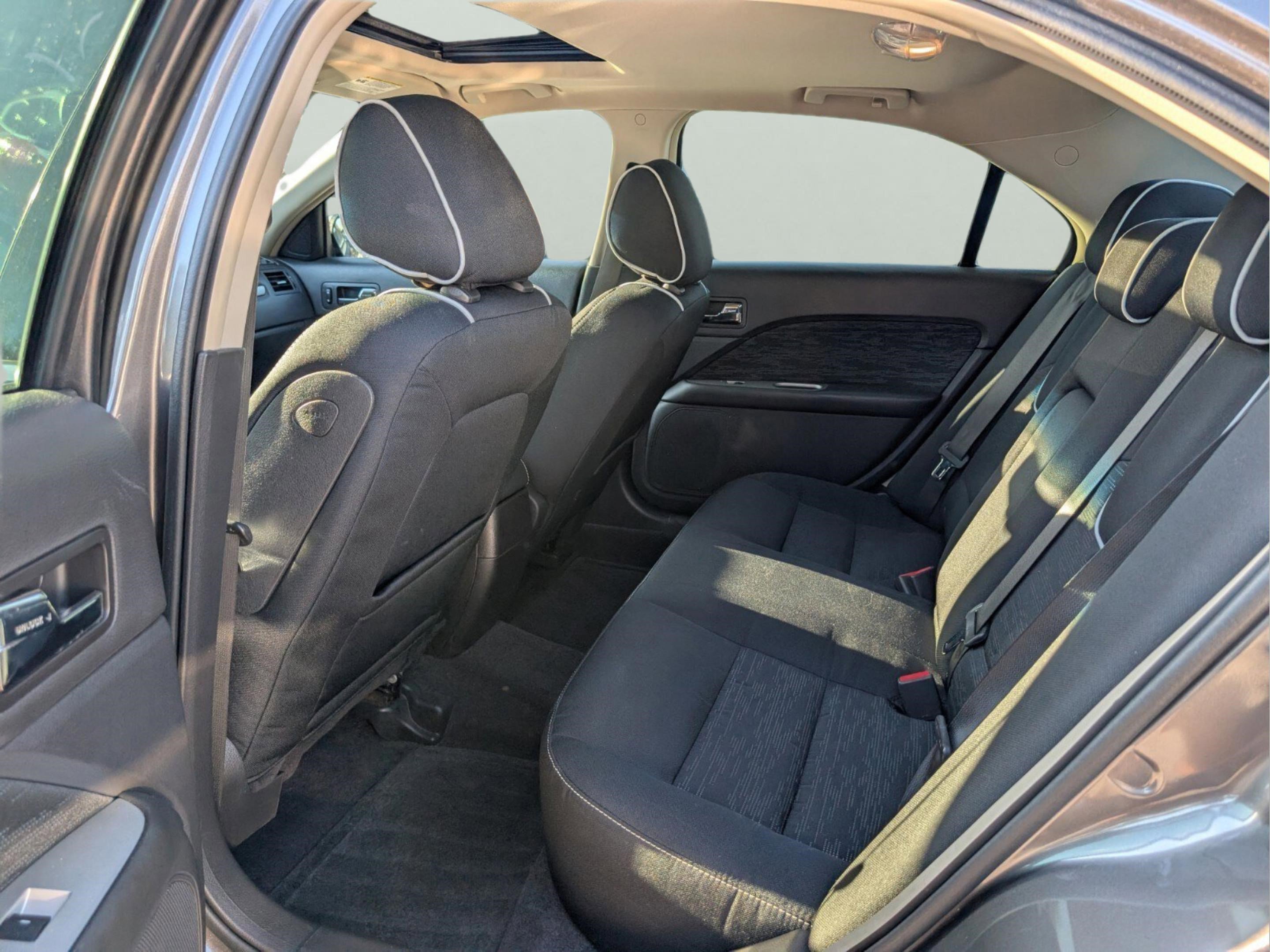 Used 2010 Ford Fusion SE image 13