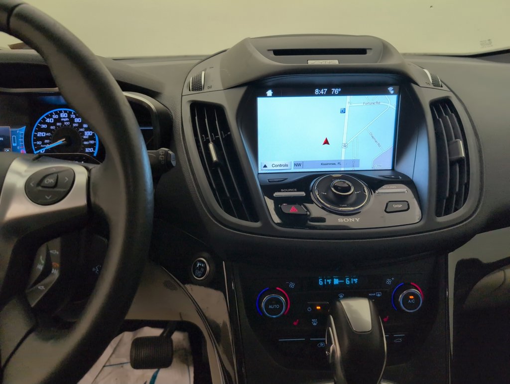 Used 2017 Ford C-MAX Energi Titanium w/ Equipment Group 501A FWD image 17