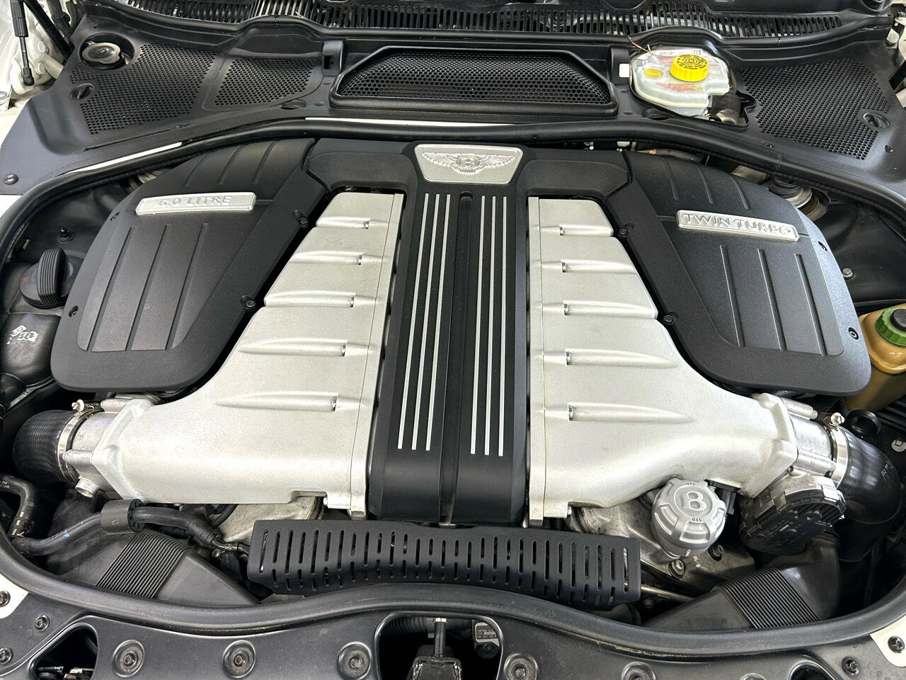 Used 2014 Bentley Flying Spur W12 image 26