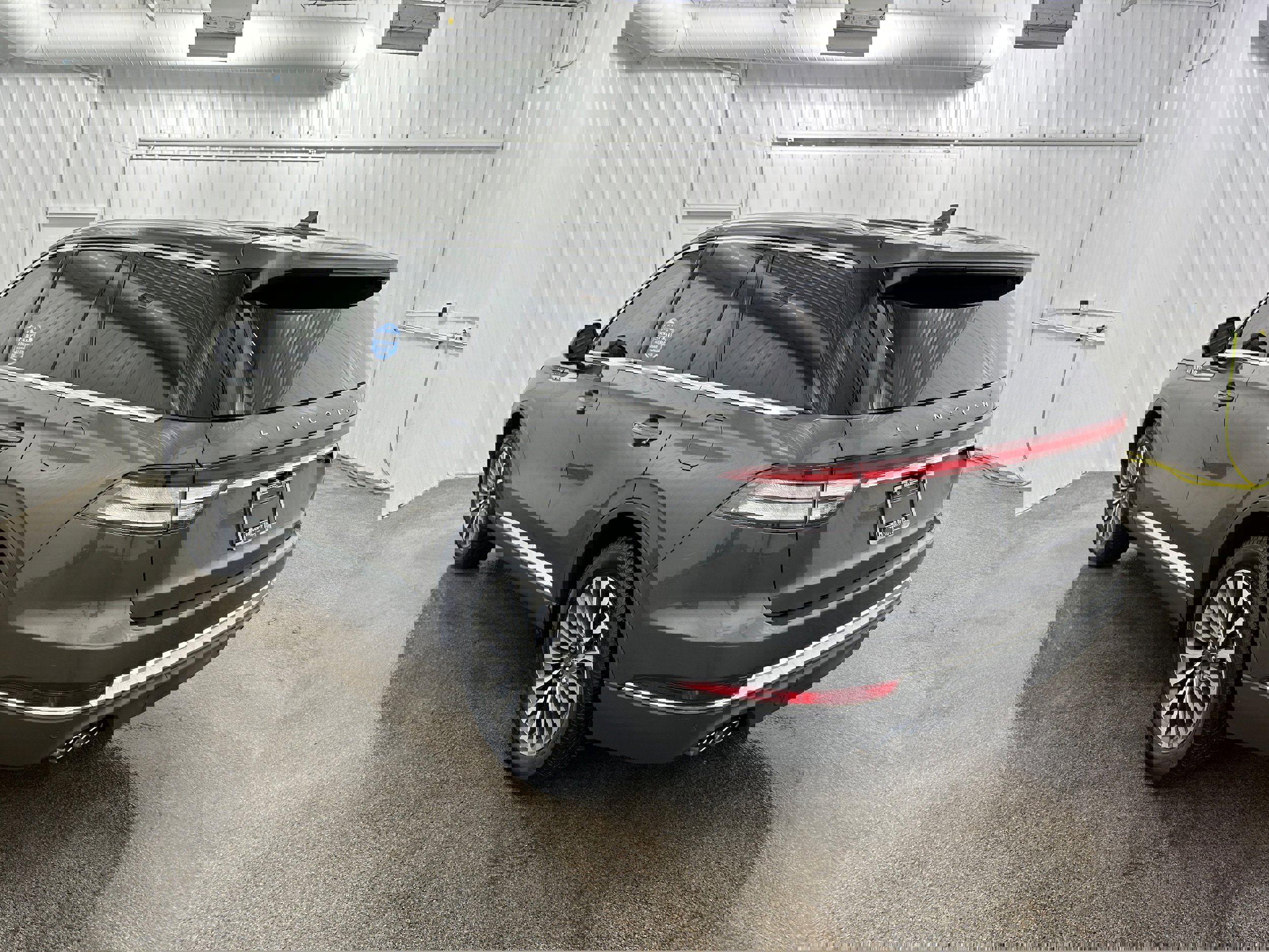 Used 2020 Lincoln Aviator Reserve w/ Class IV Trailer Tow Package image 20