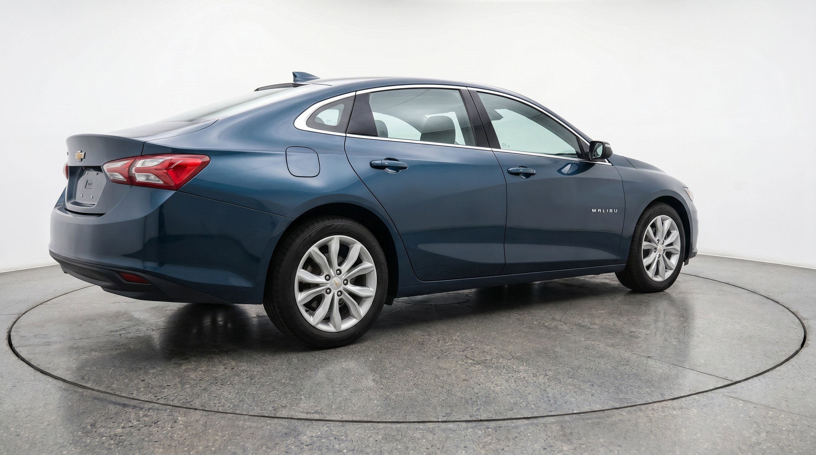 Used 2024 Chevrolet Malibu LT FWD image 9