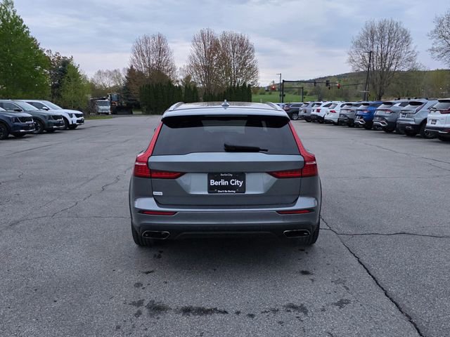 Used 2021 Volvo V60 T5 Cross Country AWD/4WD image 7