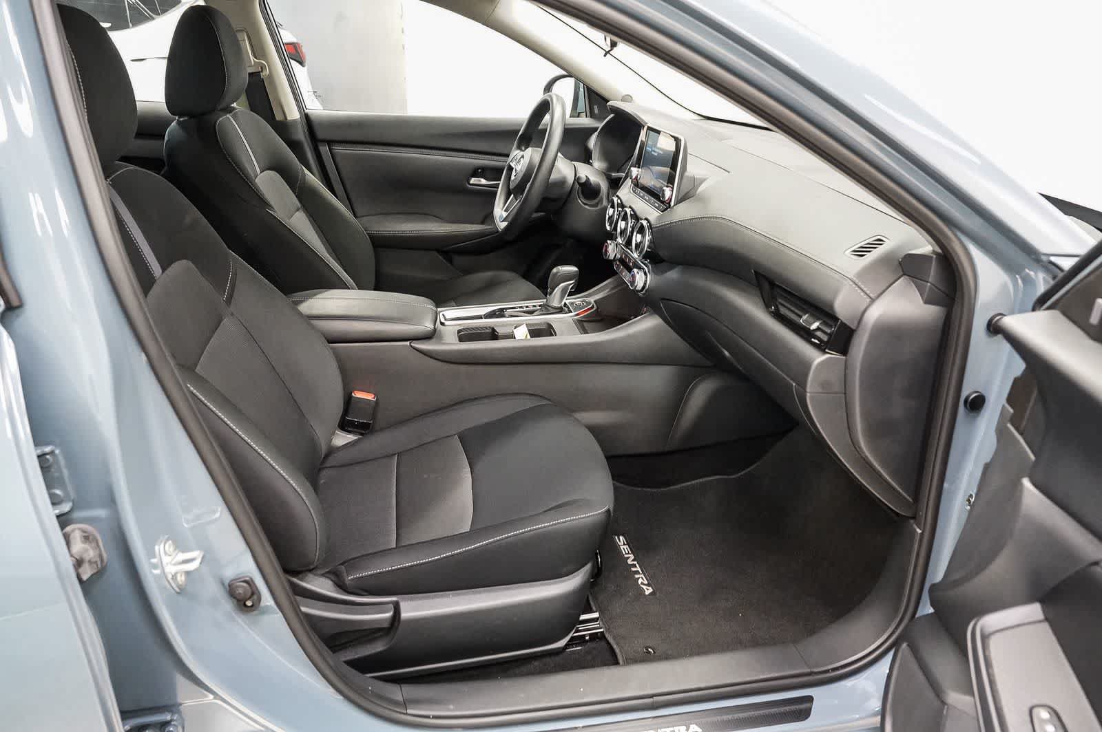 Used 2025 Nissan Sentra SV FWD image 16