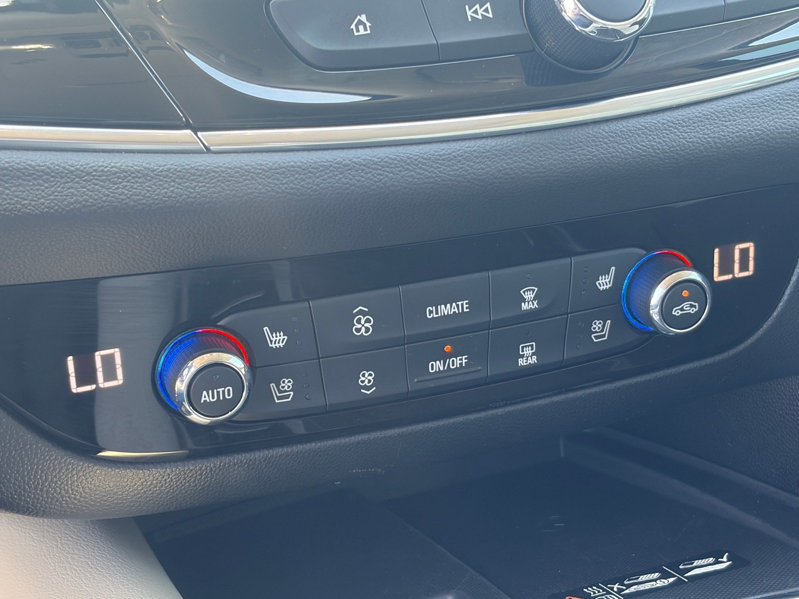 Used 2023 Buick Enclave Avenir w/ Avenir Technology Package FWD image 24